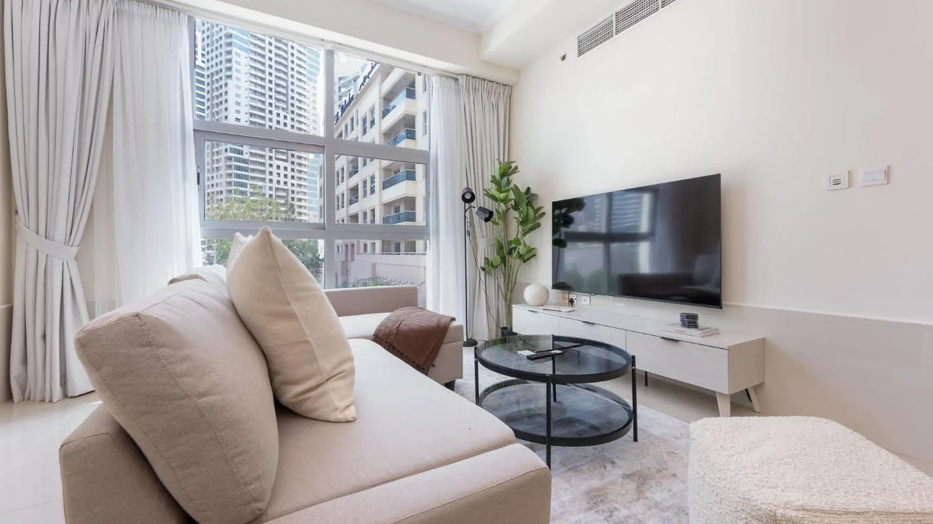 City Center And Cozy 1 Bedroom In Dec Tower 1 location