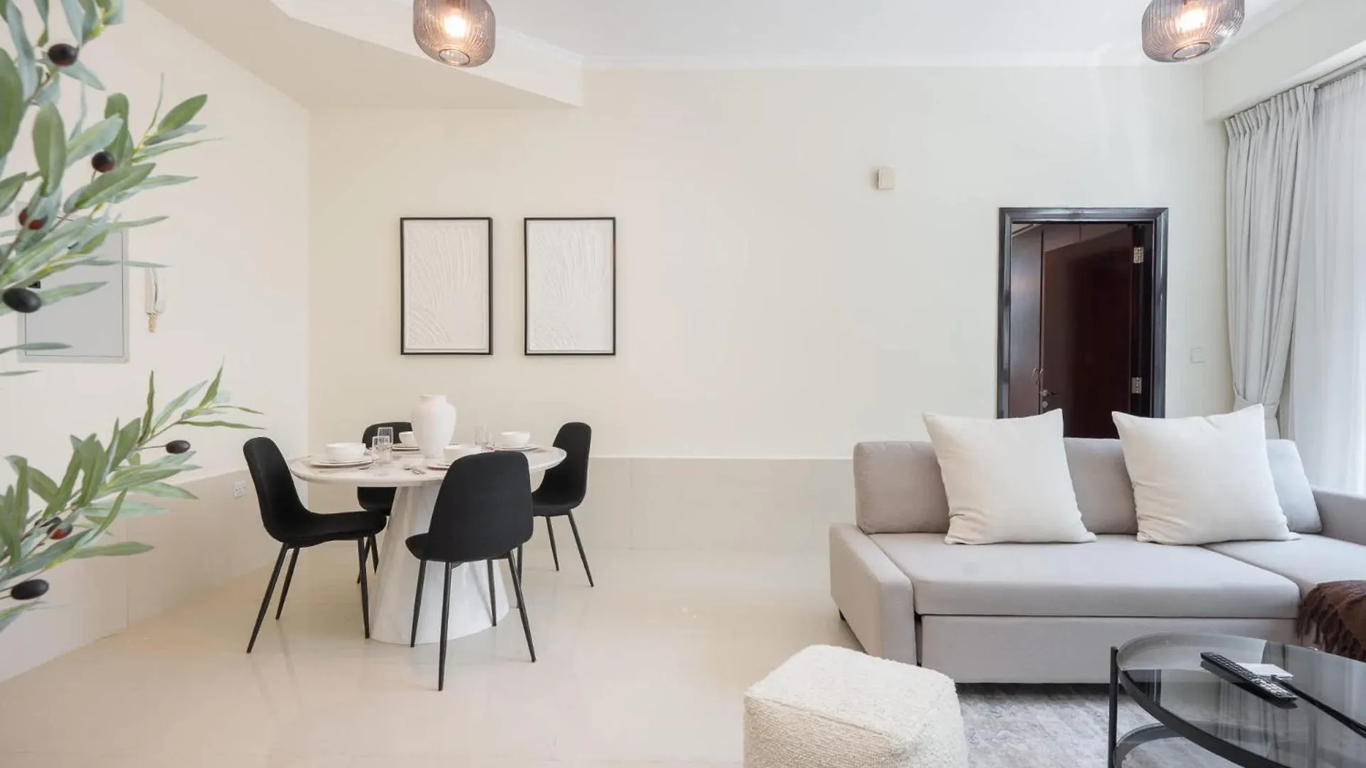 City Center And Cozy 1 Bedroom In Dec Tower 1 Dubai