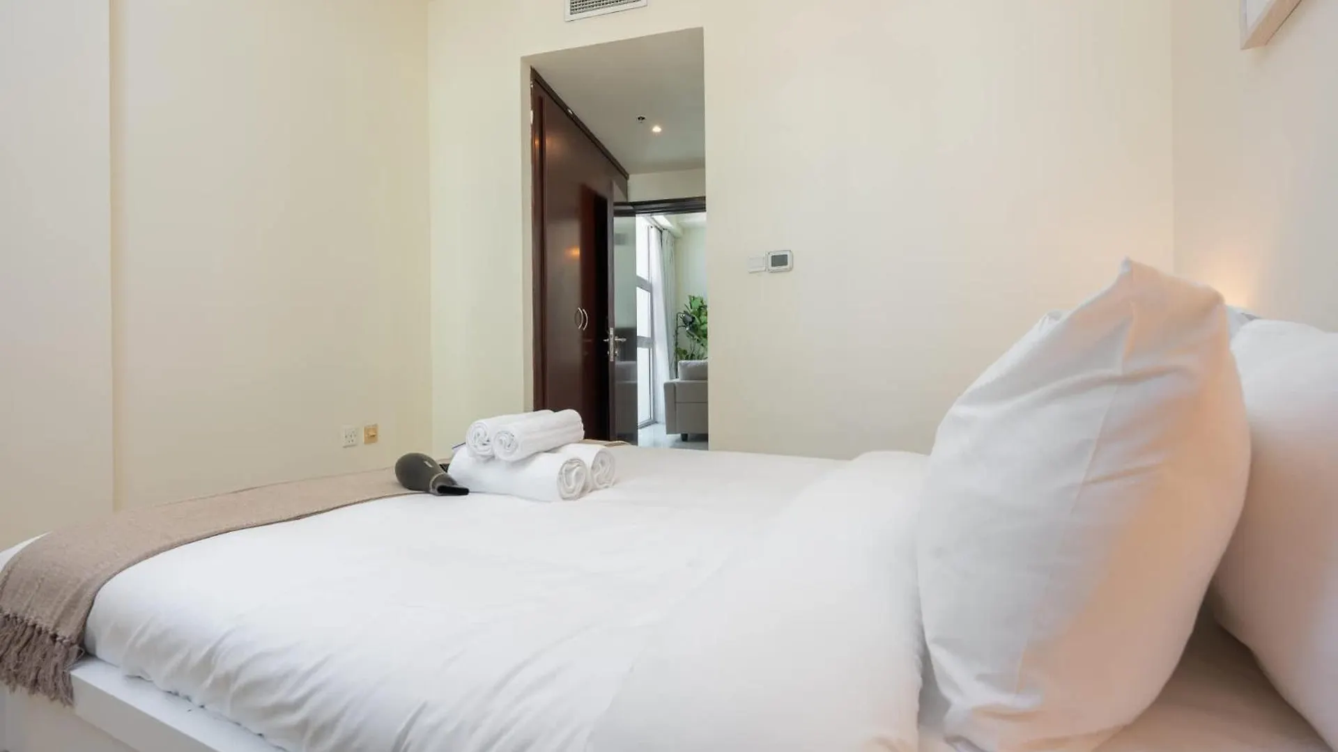 Apartment City Center And Cozy 1 Bedroom In Dec Tower 1 Dubai