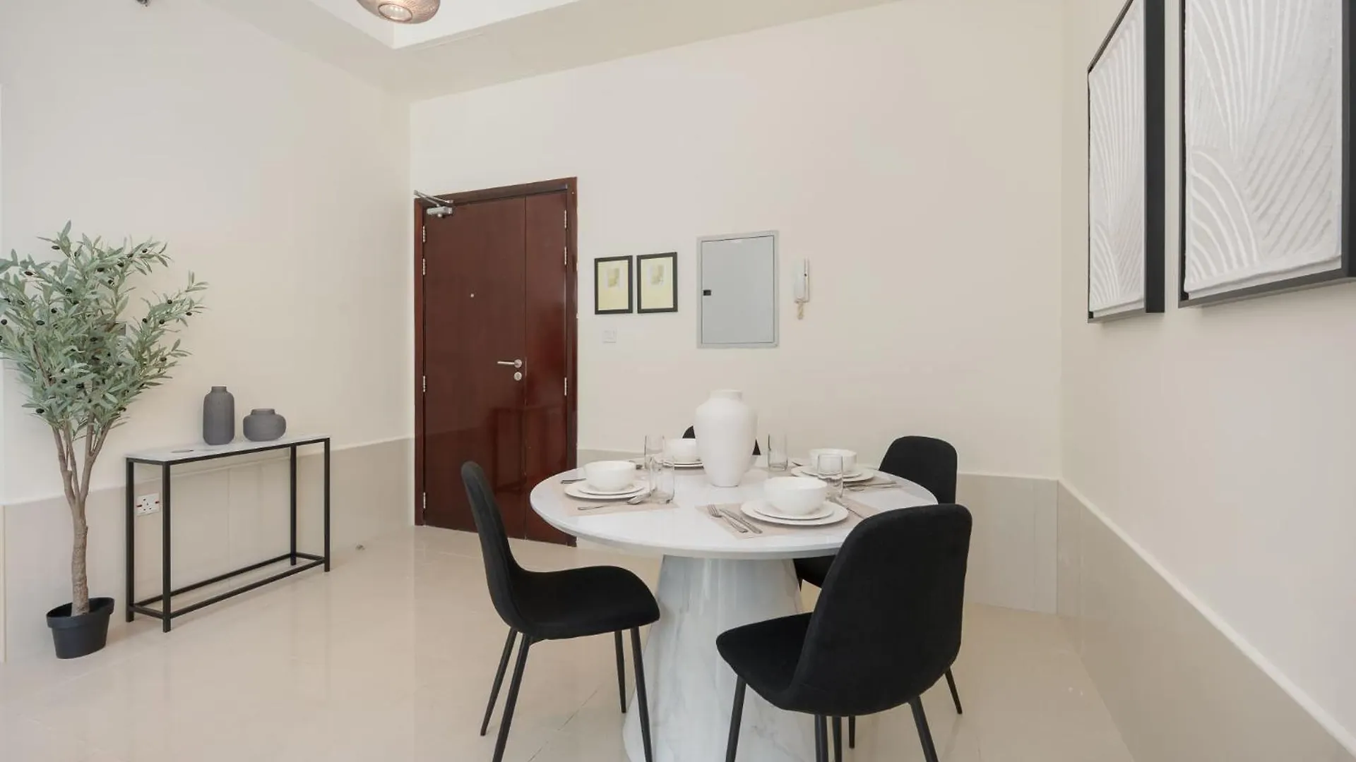 City Center And Cozy 1 Bedroom In Dec Tower 1 Dubai 0*,